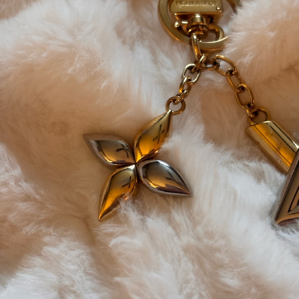 Authentic LV LOUIS VUITTON BAG CHARM /Key Ring - Picture 7 of 7